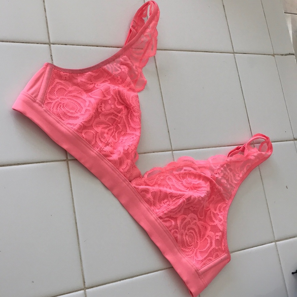 Coral Bralette ❤️